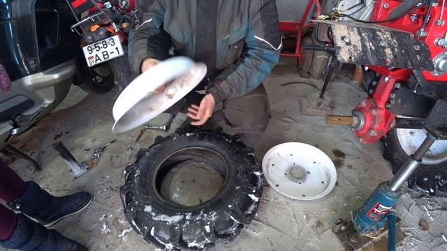 Оторвало сосок в камере. Бортируем колесо мотоблока. смотреть онлайн