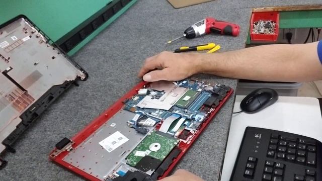 How To Replace Hard Drive in HP Laptop With New SSD смотреть онлайн