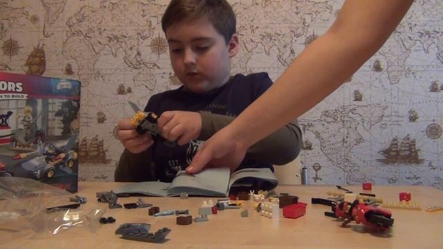 Распаковка LEGO набора "Нападение акулы" смотреть онлайн