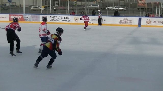 Матч Всех Звезд Московской Дворовой Хоккейной Лиги 2106-2017. Часть 1 смотреть онлайн