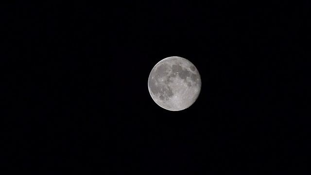 Moon by panasonic Lumix FZ40 смотреть онлайн