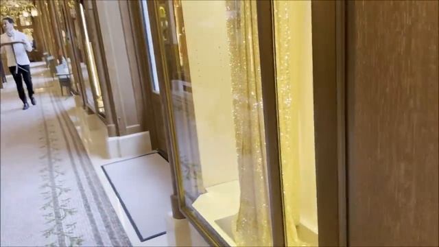 CHRISTMAS in PARIS. RITZ PARIS Deluxe Suite. RITZ LE COMPTOIR. Place VENDOME Scene. смотреть онлайн