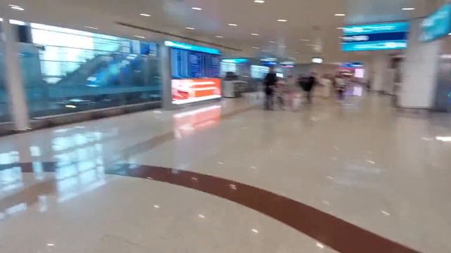 Аэропорт Дубай Улетаю Домой смотреть онлайн