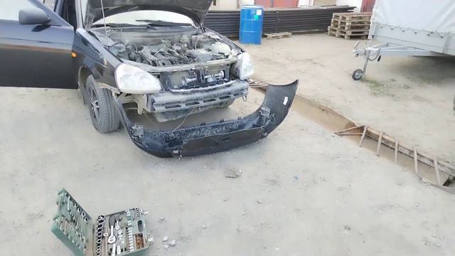 Led туманки на Приору.Съёмная тонировка.Замена сцепления , Будни автосервиса смотреть онлайн