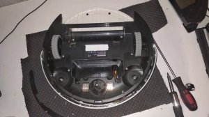 Redmond RV R500 разборка робот-пылесоса.