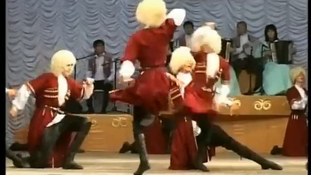 ГОРСКИЙ ТАНЕЦ. Ансамбль ДЕТИ ГОР. смотреть онлайн