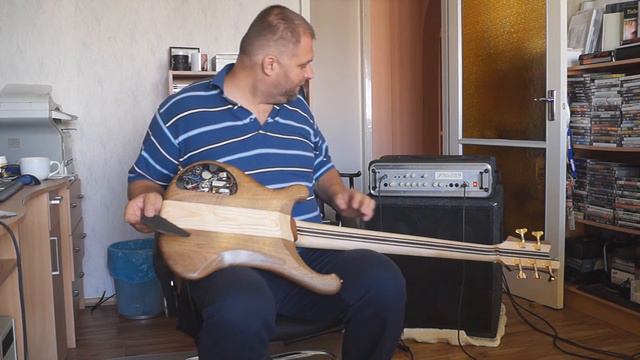 Rickenbacker 5 string bass handmade by Woodhead смотреть онлайн