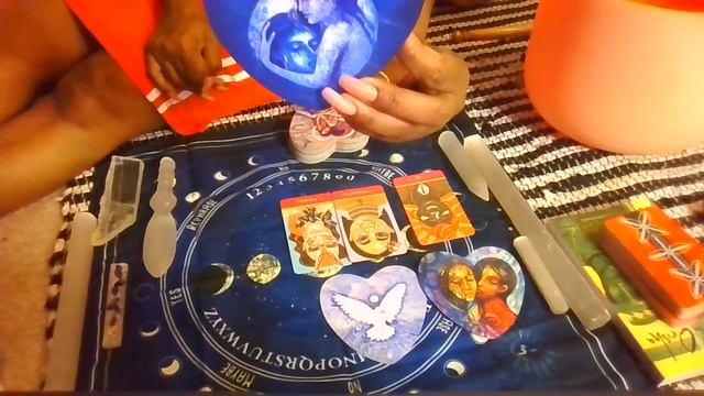 ? Stop Hiding!!!? Tarot and Oracle reading from your Ancestors & Guides? #SheSirens #loversoracle смотреть онлайн