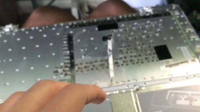 Trash-Picked 2009 MacBook - Part 2: Exterior & Interior Cleaning смотреть онлайн