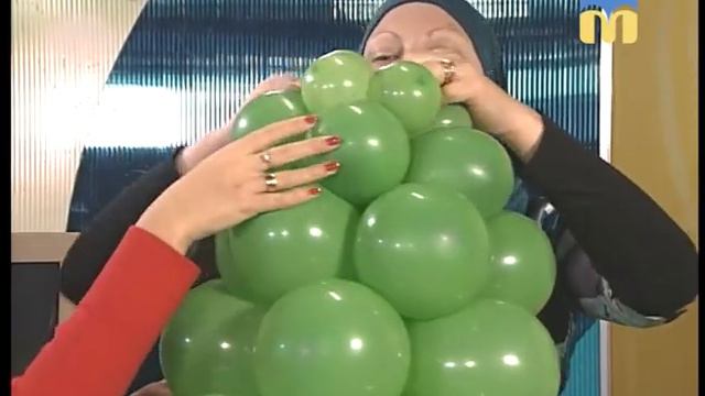 Новий день. Альтернатива живій ялинці - новорічне дерево з кульок смотреть онлайн