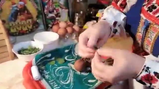Мастер-класс по окрашиванию яиц к Пасхе. смотреть онлайн