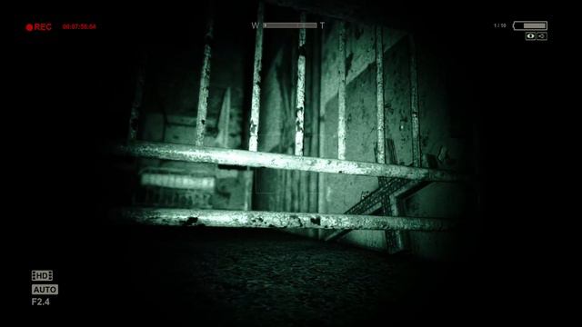 Прохожу Outlast очень страшно смотреть онлайн