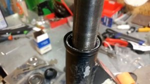 Люфт руля на самокате. Меняем подшипник.