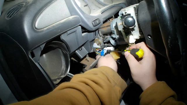 How to replace the Ignition Switch on a 2003 - 2006 Mitsubishi Outlander смотреть онлайн