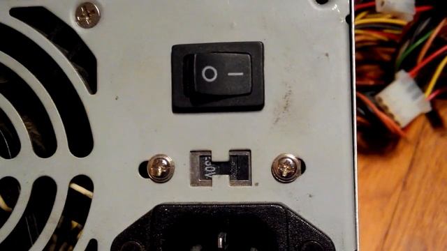 Блок питания компьютерный 300W смотреть онлайн