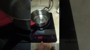 Индукционная плитка Midea RT2020