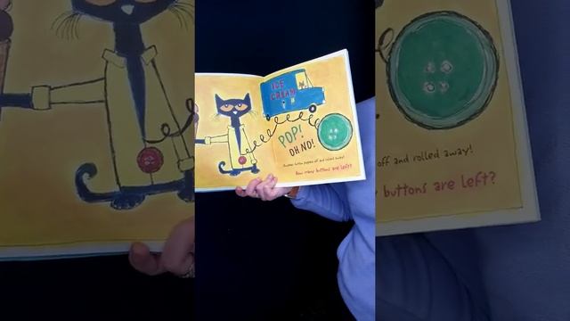 "Learn Language at the Library" - Pete The Cat and His Four Groovy Buttons смотреть онлайн