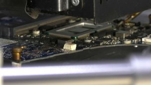 Ученик мастера и ремонт ноутбука Asus UX303U после официального сервиса