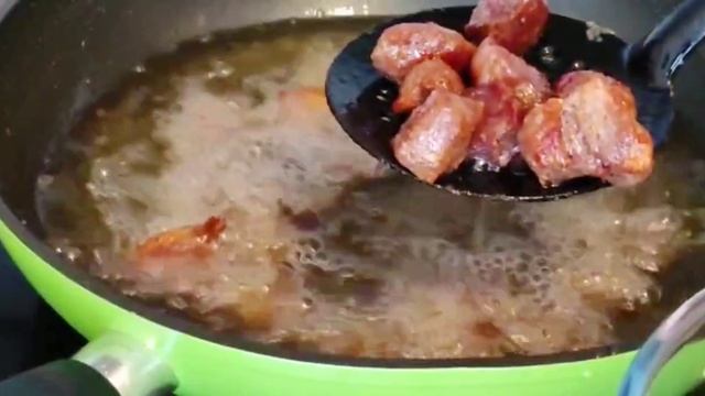 Жареный картофель с мясом! смотреть онлайн