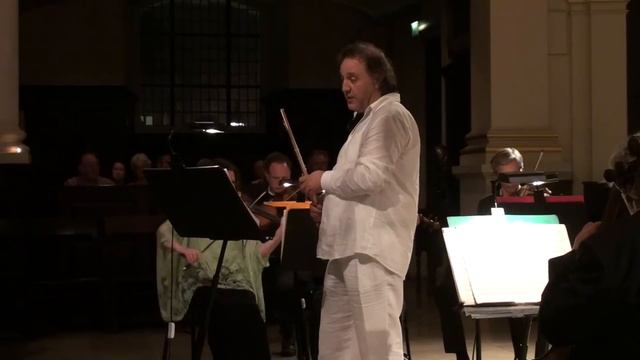 Halit Turgay plays C.P.E Bach Concerto in D minor 3rd Movement смотреть онлайн