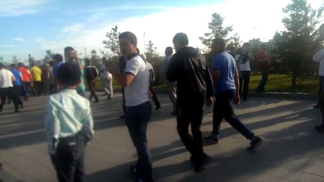 Праздничный айт-намаз в Астане 25.06.2017 мечеть "Хазрет Султан" смотреть онлайн