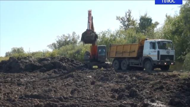 Специалисты приступили к основному этапу расчистки озера Михайловское смотреть онлайн