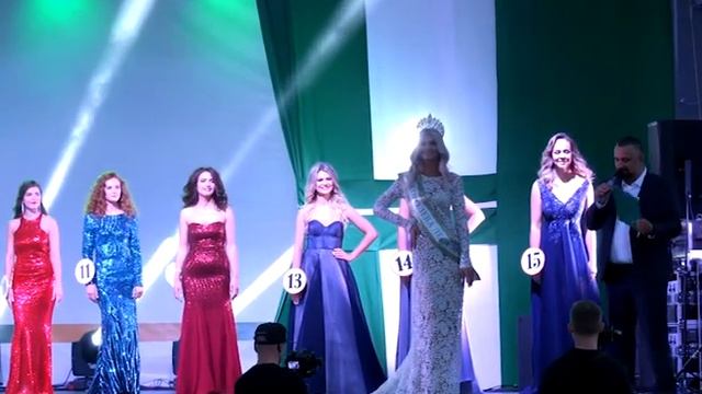 Технолог Елена Виноградова из Коряжмы на конкурсе «Королева леса» стала «Красавицей «Илим» смотреть онлайн