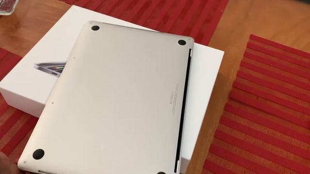 My first MacBook Pro 13 Touch Bar смотреть онлайн