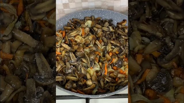 Грибной суп по домашнему рецепту.