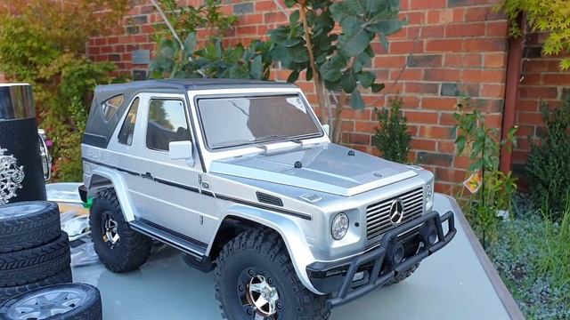 TAMIYA MF-01X.MERCEDES G320 CABRIO SCALE RC CAR MODEL.