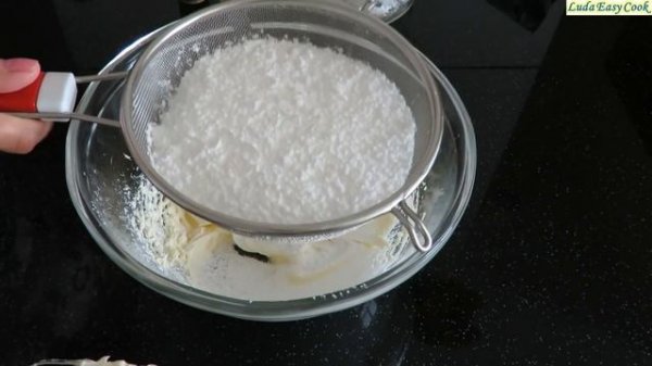 КАПКЕЙКИ на ПРАЗДНИК Вкусные КАПКЕЙКИ с Клубникой - STRAWBERRIES CUPCAKE RECIPE Cupcakes Decorating