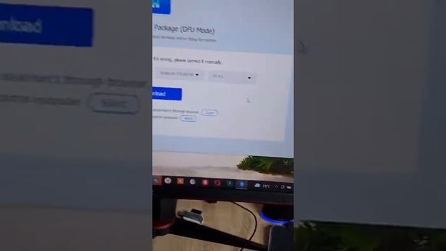 iPhone завис на логотипе? Чёрный экран? В режиме DFU, что делать ?? смотреть онлайн