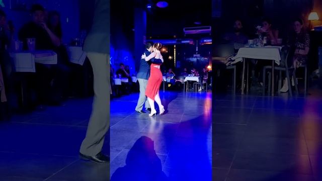 La Milonga de Buenos Aires Francisco Canaro Alejandro Beron & Kelly Lettieri milonga in La Parrilla смотреть онлайн