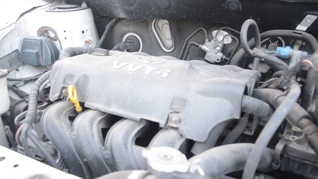 Toyota Yaris / Vitz / Echo 1.st generation (XP10) 1.3 VVT-i engine running смотреть онлайн