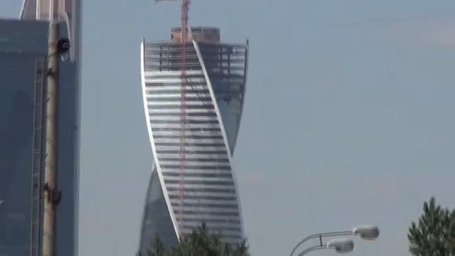 Мимо москоу сити, группа о переезде в Москву смотреть онлайн