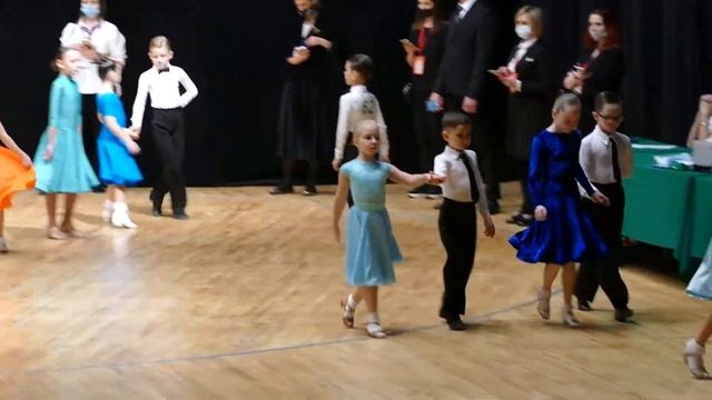 Бальные танцы, Дети 1, ПАРЫ, 4 танца //Турнир по танцевальному спорту смотреть онлайн