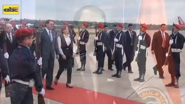 Franco pide tranquilidad a Horacio Cartes смотреть онлайн