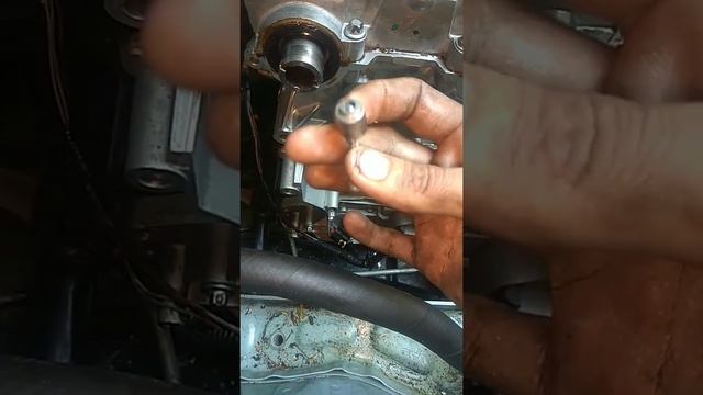como cambiar una válvula check de motor 1.6 y 1.8 de Chevrolet смотреть онлайн