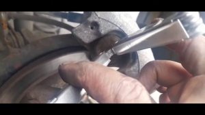 Ford focus - C-Max - ЗАМЕНА ЗАДНИХ КОЛОДОК.