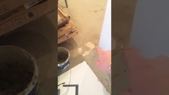 Продолжение укладки плитки в коридоре. Плюс тёплый пол смотреть онлайн