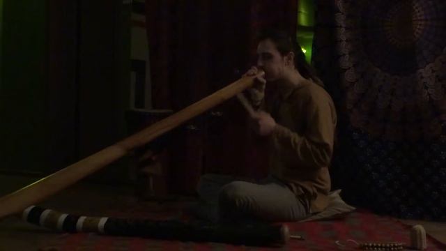 Игра на диджериду смотреть онлайн