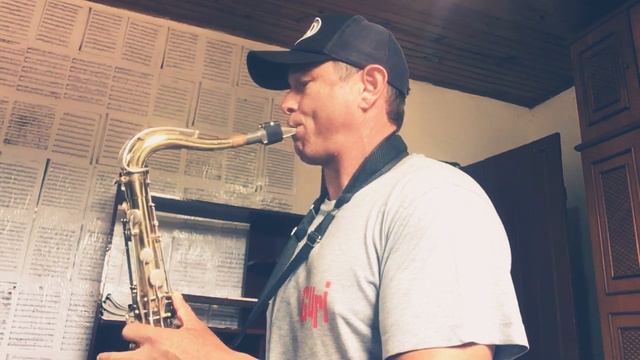 Epitáfio- Titãs- sax cover смотреть онлайн