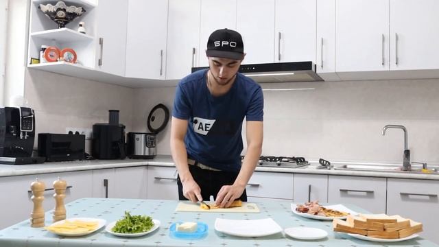 БРО ГОТОВИТ АМЕРИКАНСКИЕ СЭНДВИЧИ | BRO COOKING AMERICAN SANDWICH