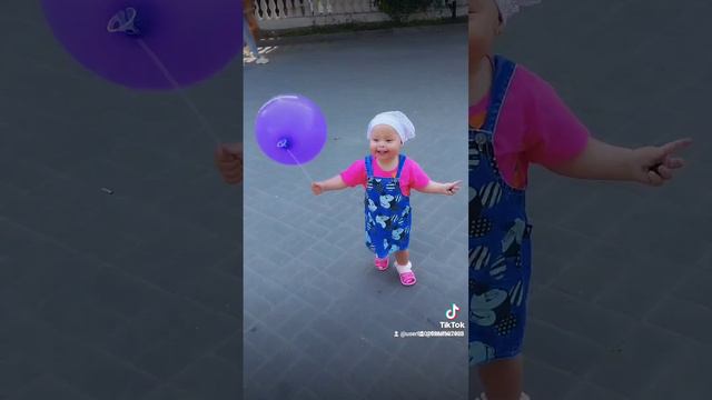 счастливый ребёнок ,спокойная мама