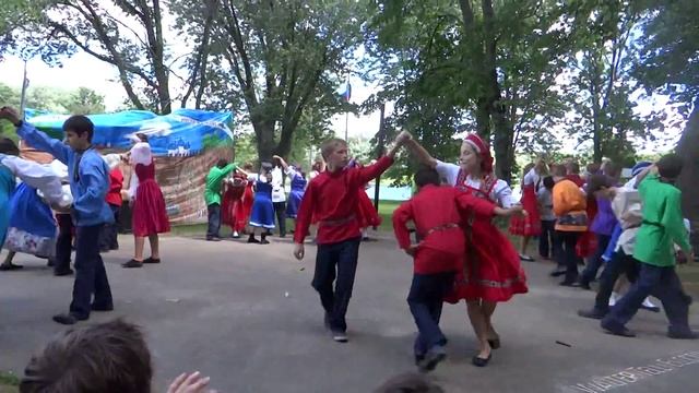 Владимирово Танец Тройка смотреть онлайн