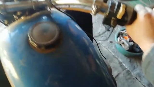 Запуск мотоцикла Урал после двух лет простоя. смотреть онлайн