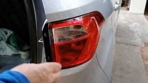 Ford EcoSport: Replacement of 3rd Brake-light and rear lamps