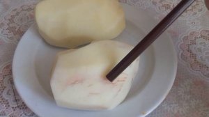 Картофель.  Красные прожилки  на картофеле .