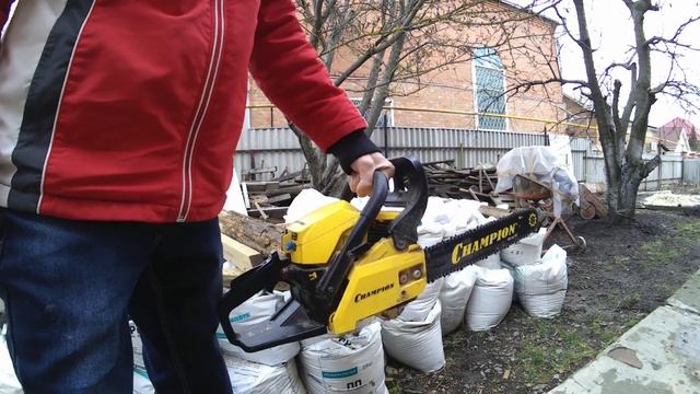 обзор бюджетная бензопила CHAMPION 237 смотреть онлайн