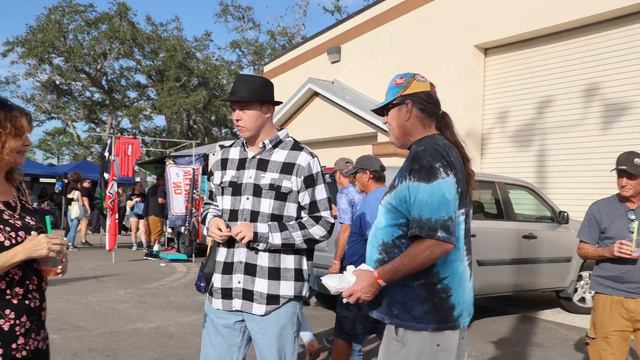 Offering Cops Fake Drugs смотреть онлайн